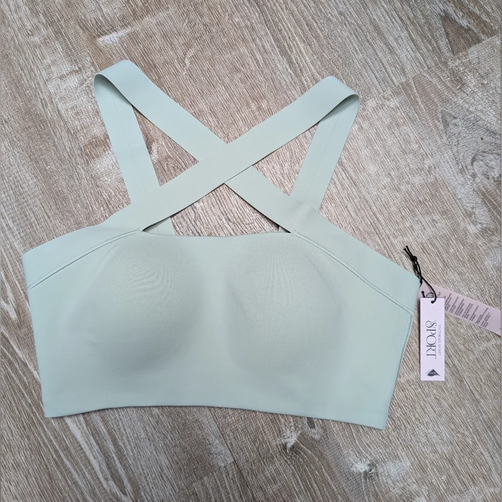 NWT Victoria's Secret Sport Soft Green Cross Strap Bandeau Sports Bra Size Small